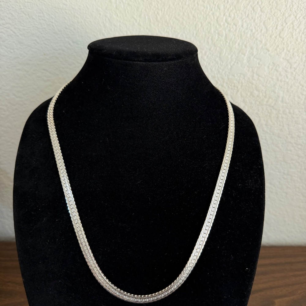 Vintage Napier Silver Tone Herringbone Shiny Flat Chain Necklace Textured 20"
